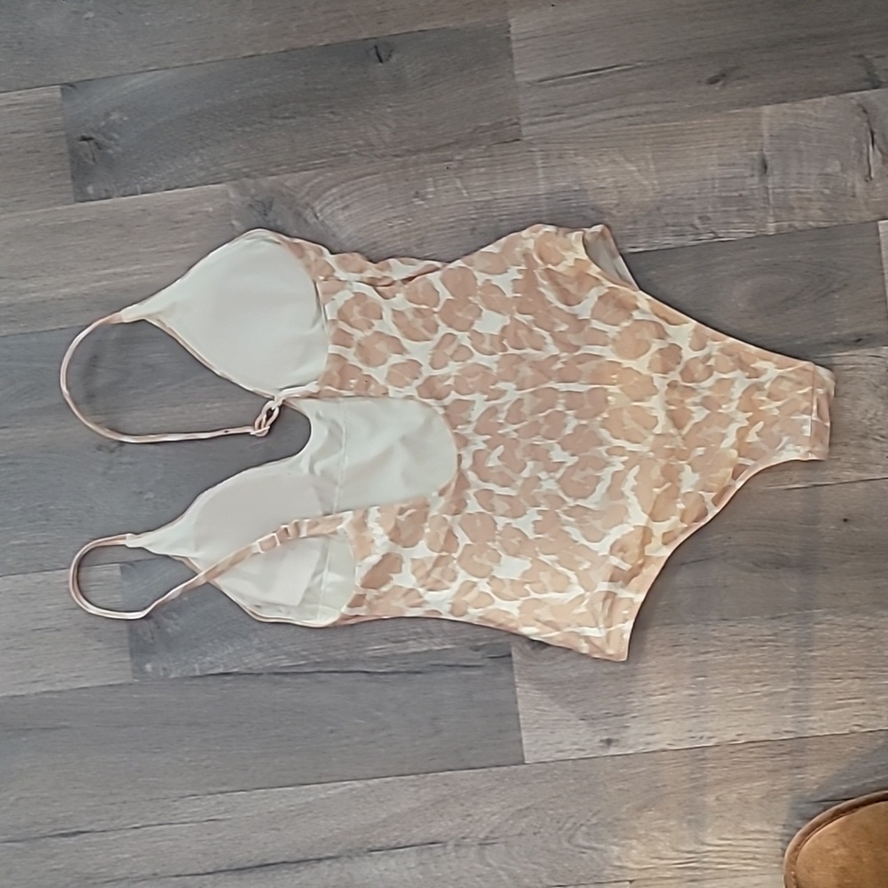 Aerie Cream Cheetah One-Piece Swimsuit Size Small Like New - Picture 3 of 7